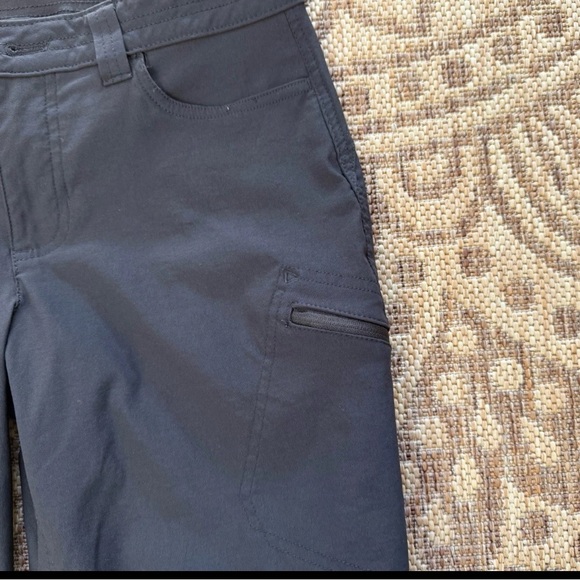 Eddie Bauer Women’s Convertible Hiking Pants Sz 6 Black Zip pants to shorts - Picture 4 of 15